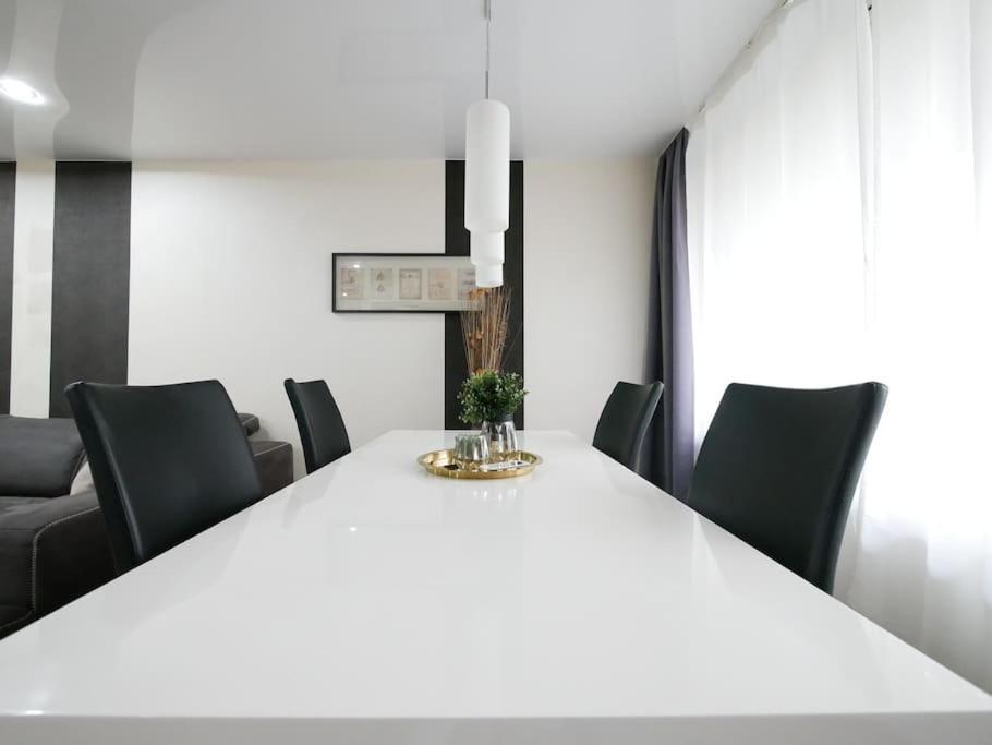 61 M2 Erdgeschosswohnung Mit Eigenem Parkplatz Vorm Haus Osnabrück Extérieur photo
